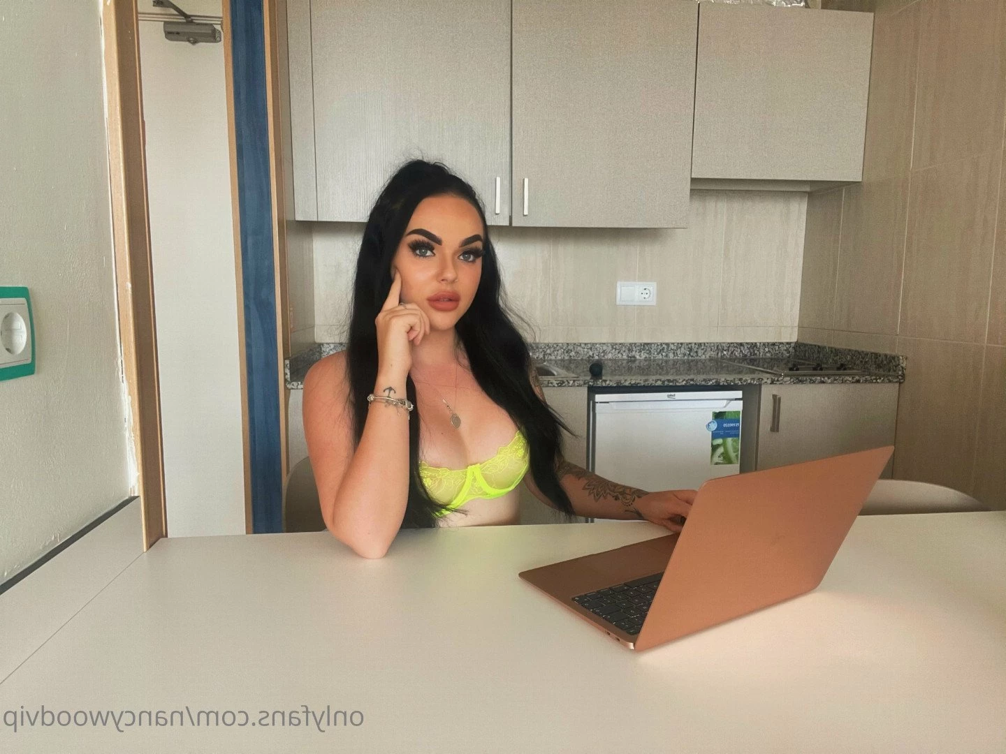 DONT TELL YOUR GIRLFRIEND 🤭 [ nancywood2 ] Onlyfans leaked photo 5357340 on Hotleaks.tv