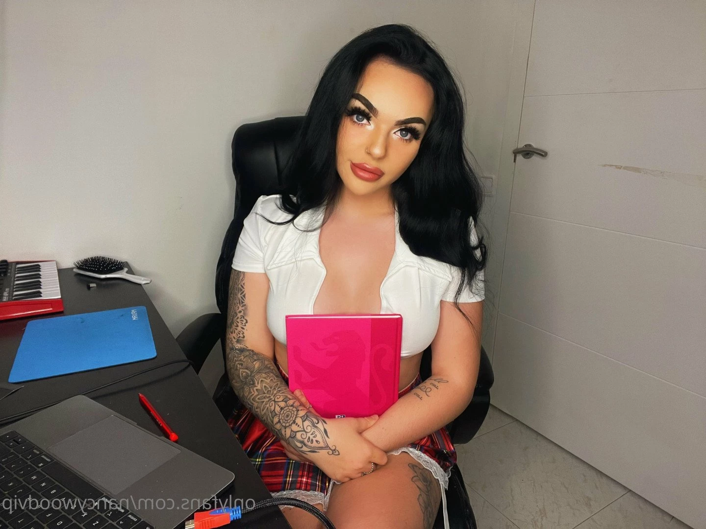 DONT TELL YOUR GIRLFRIEND 🤭 [ nancywood2 ] Onlyfans leaked photo 5364207 on Hotleaks.tv