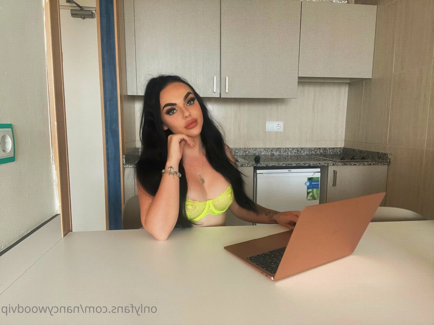 DONT TELL YOUR GIRLFRIEND 🤭 [ nancywood2 ] Onlyfans leaked photo 5364495 on Hotleaks.tv