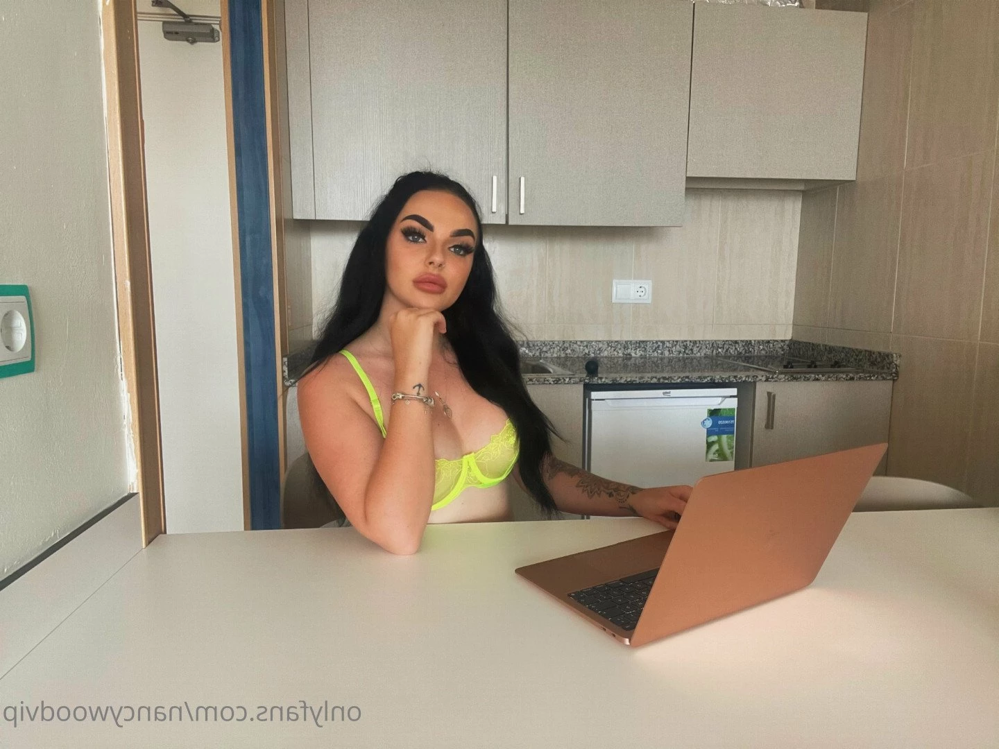 DONT TELL YOUR GIRLFRIEND 🤭 [ nancywood2 ] Onlyfans leaked photo 5368335 on Hotleaks.tv