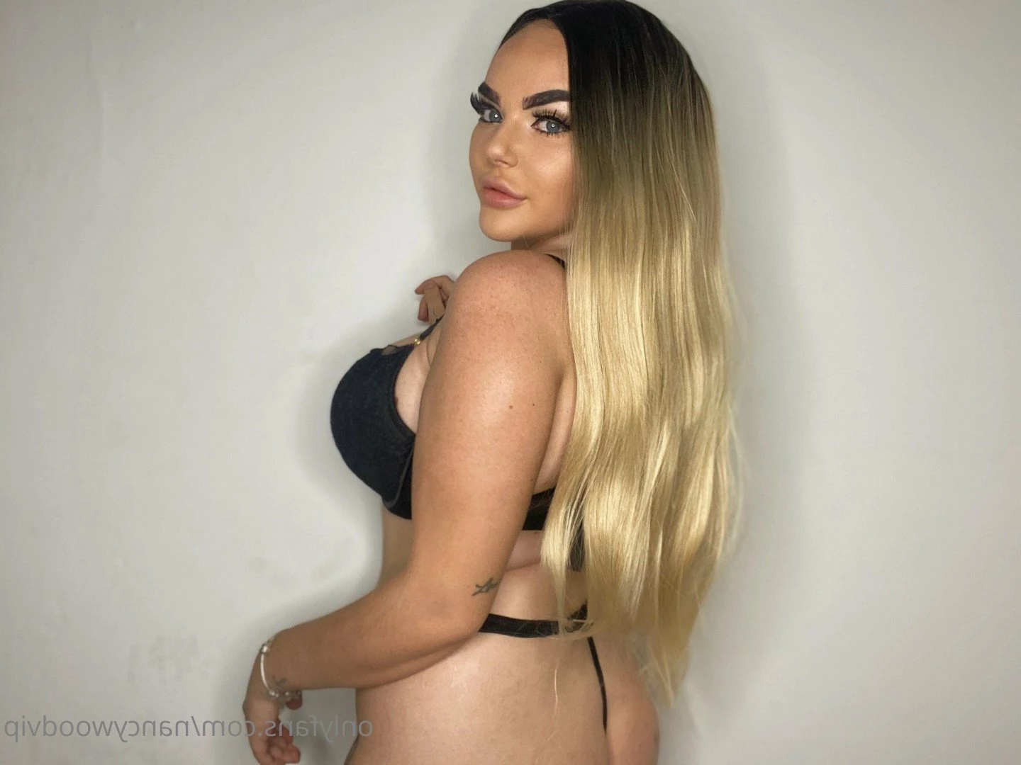 DONT TELL YOUR GIRLFRIEND 🤭 [ nancywood2 ] Onlyfans leaked photo 5370162 on Hotleaks.tv