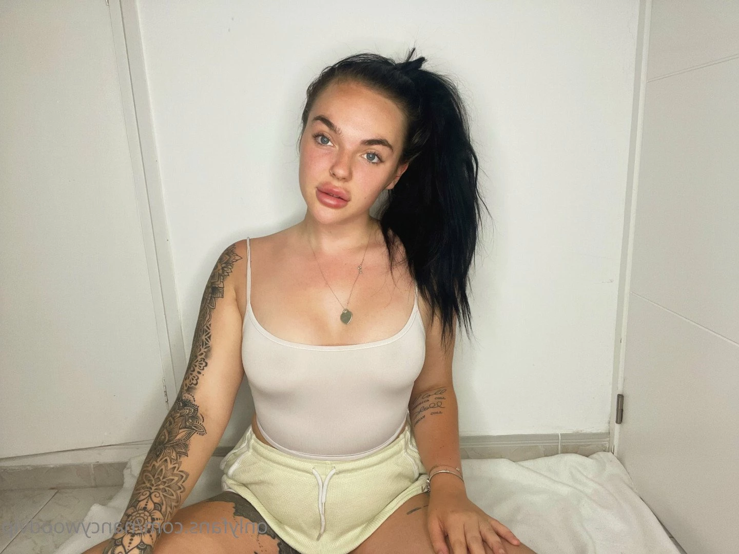 DONT TELL YOUR GIRLFRIEND 🤭 [ nancywood2 ] Onlyfans leaked photo 5370244 on Hotleaks.tv