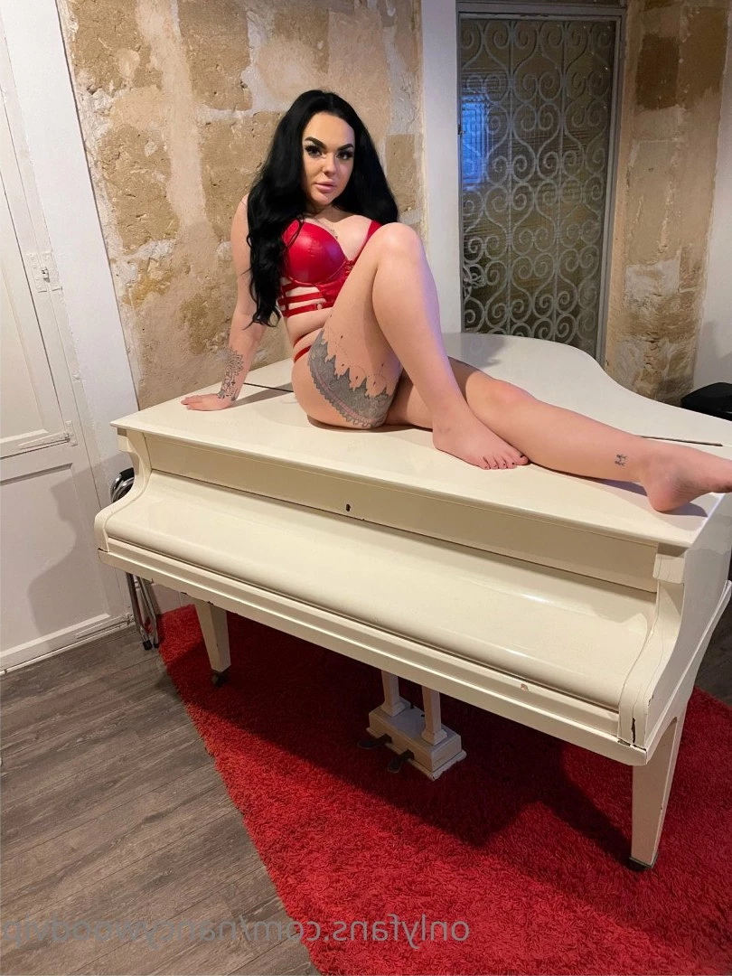 DONT TELL YOUR GIRLFRIEND 🤭 [ nancywood2 ] Onlyfans leaked photo 5372188 on Hotleaks.tv
