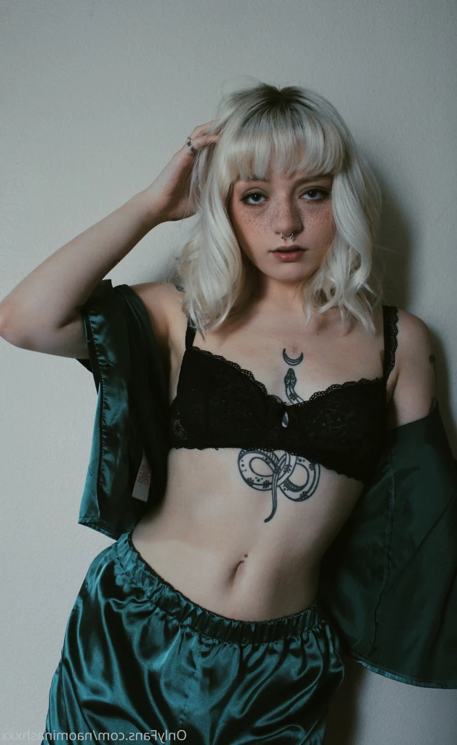 ℕ𝕒𝕠𝕞𝕚 ℕ𝕒𝕤𝕙 [ naominashxxx ] Onlyfans leaked photo 9193739 on Hotleaks.tv