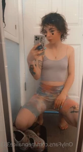 5427945