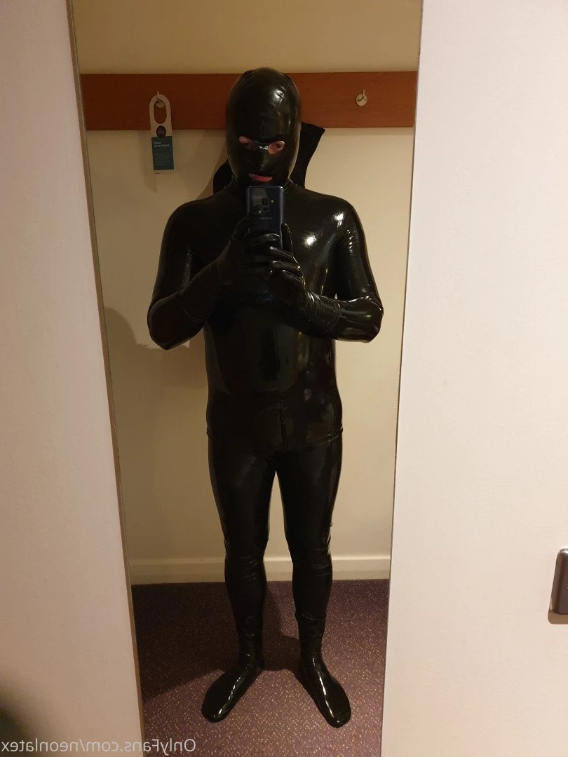 neonlatex Onlyfans leaked photo 5068372 on Hotleaks.tv