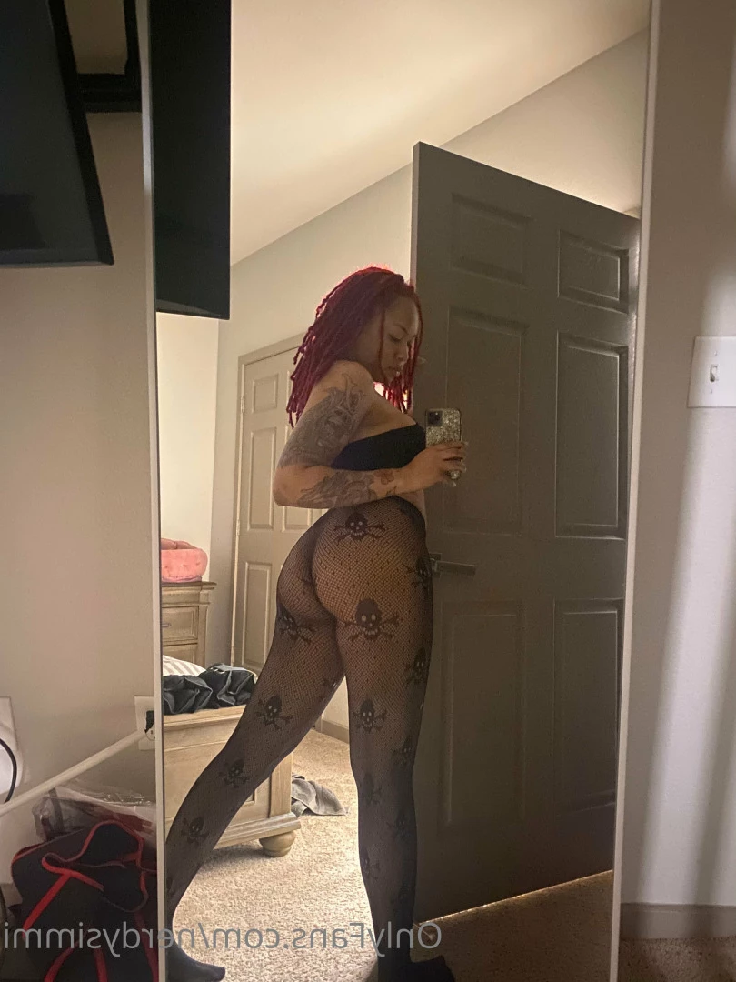 Simmi The Nerd🤓 [ nerdysimmi ] Onlyfans leaked photo 5526194 on Hotleaks.tv