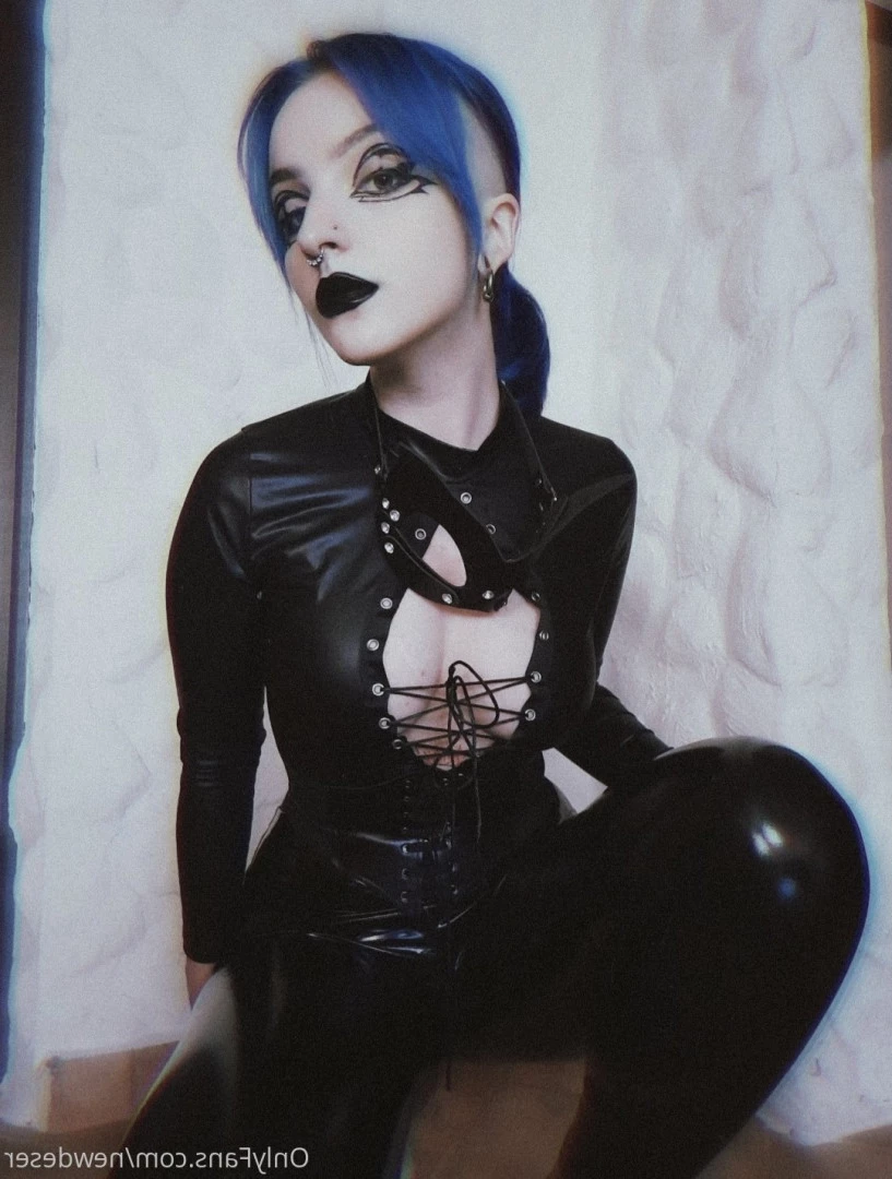 𝕳𝖔𝖗𝖔𝖒𝖎🗡 [ darkhoromi ] Onlyfans leaked photo 7809063 on Hotleaks.tv