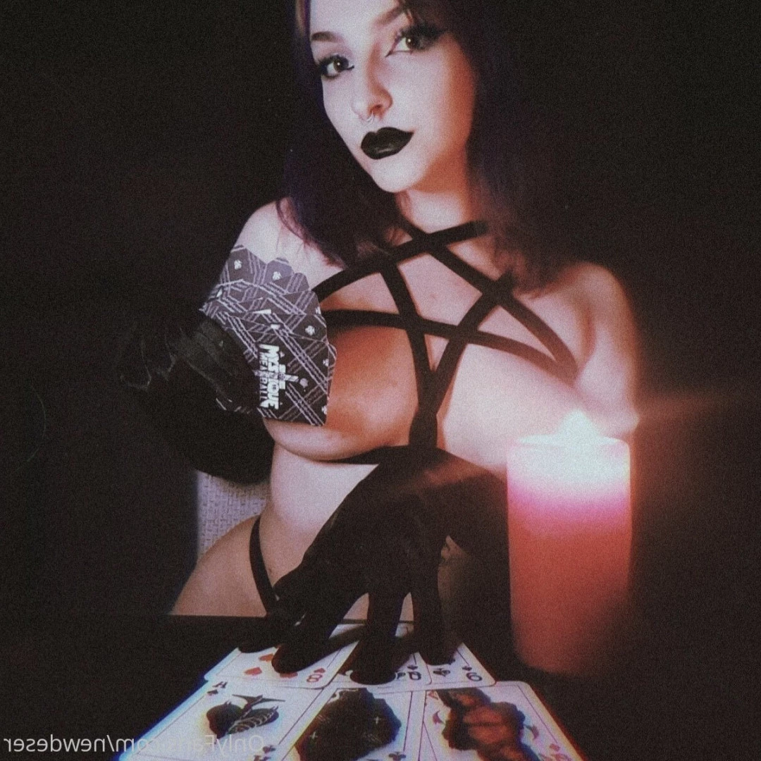 𝕳𝖔𝖗𝖔𝖒𝖎🗡 [ darkhoromi ] Onlyfans leaked photo 7810240 on Hotleaks.tv