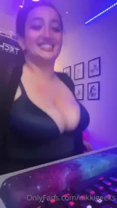 Nikki Geeks (READ BIO BEFORE JOINING) [ nikkigeeks ] Onlyfans leaked video 18263722 on Hotleaks.tv