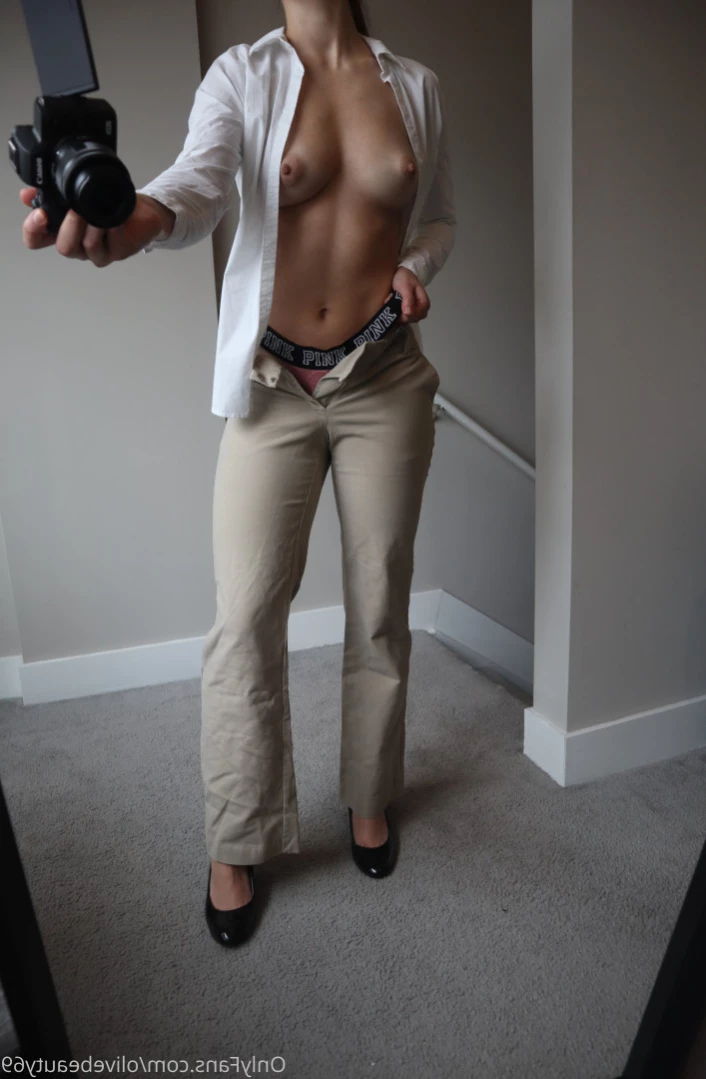 olivebeauty69 Onlyfans leaked photo 12317690 on Hotleaks.tv