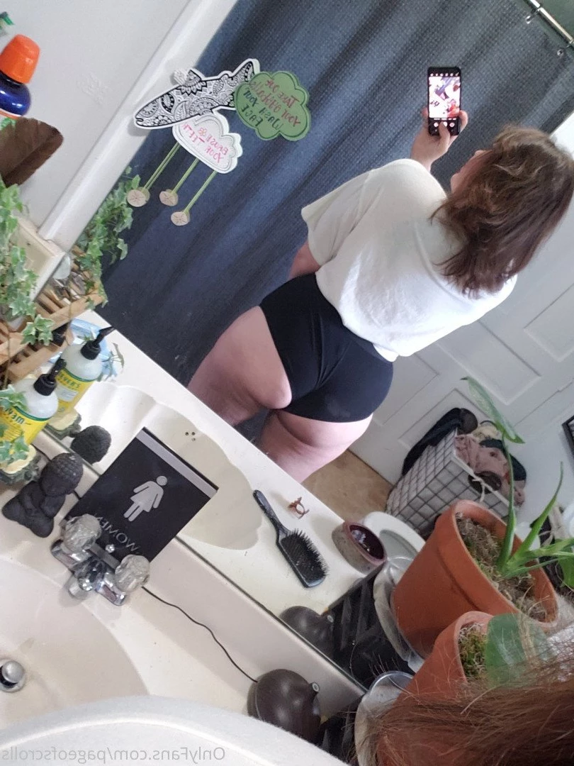 pageofscrolls Onlyfans leaked photo 5488906 on Hotleaks.tv