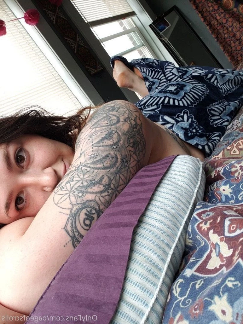pageofscrolls Onlyfans leaked photo 5490623 on Hotleaks.tv