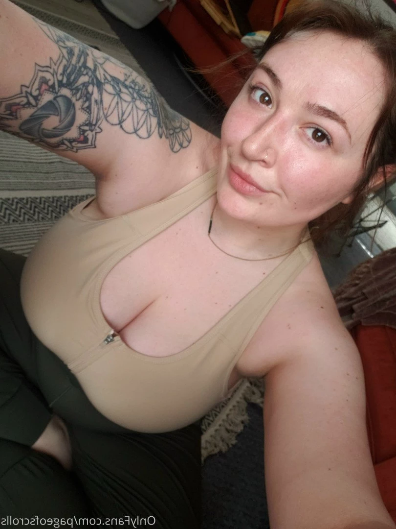 pageofscrolls Onlyfans leaked photo 5492195 on Hotleaks.tv