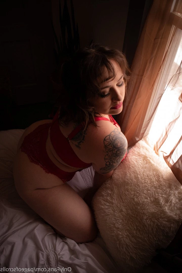 pageofscrolls Onlyfans leaked photo 5493107 on Hotleaks.tv
