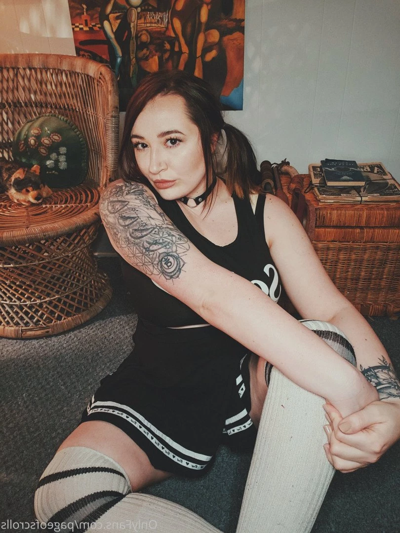 pageofscrolls Onlyfans leaked photo 5493533 on Hotleaks.tv