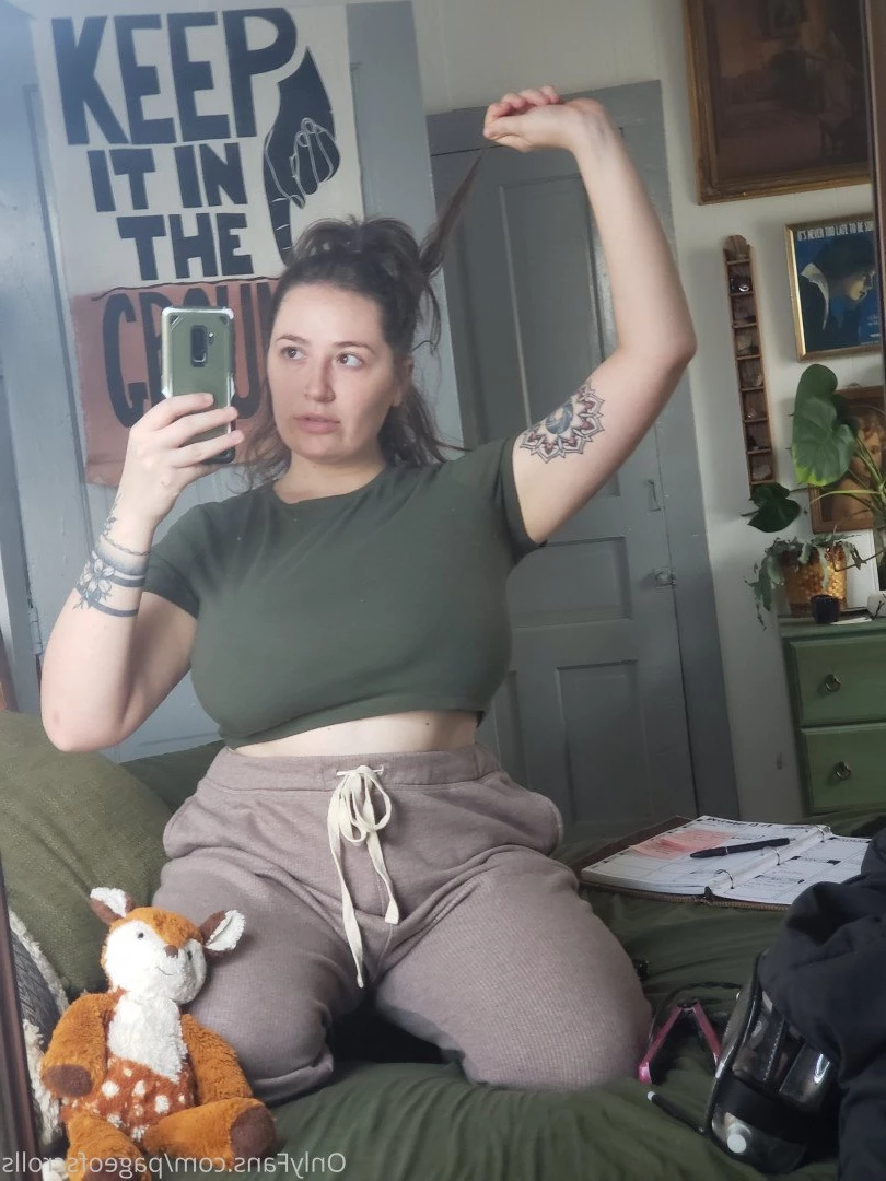 pageofscrolls Onlyfans leaked photo 5493559 on Hotleaks.tv