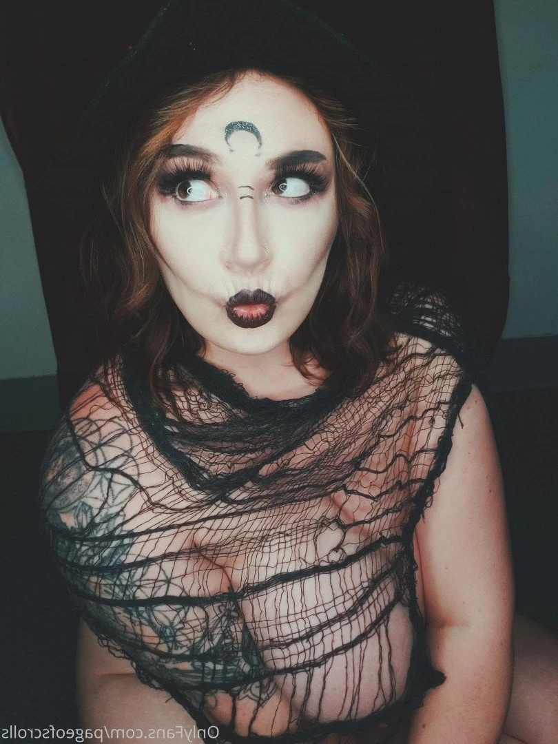 pageofscrolls Onlyfans leaked photo 5493724 on Hotleaks.tv
