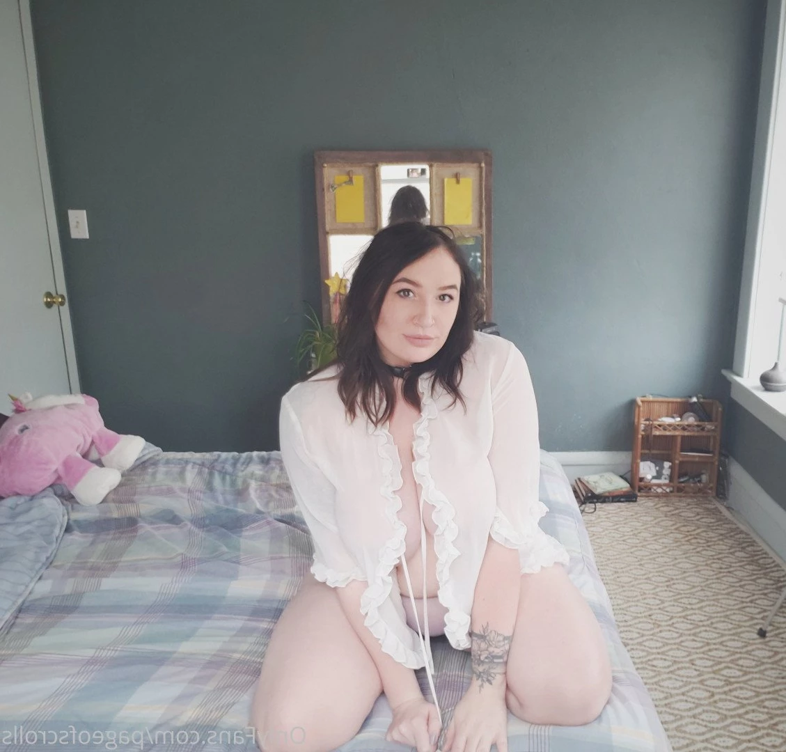 pageofscrolls Onlyfans leaked photo 5495381 on Hotleaks.tv