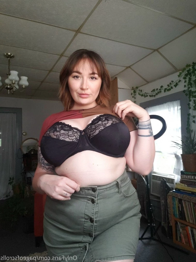 pageofscrolls Onlyfans leaked photo 5495416 on Hotleaks.tv