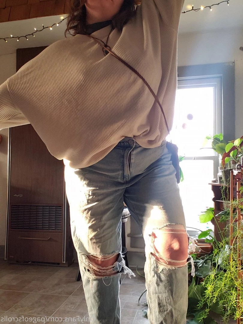 pageofscrolls Onlyfans leaked photo 5500115 on Hotleaks.tv