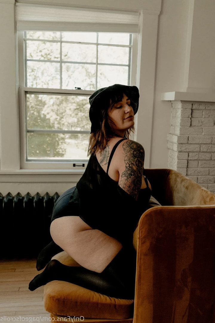 pageofscrolls Onlyfans leaked photo 5501724 on Hotleaks.tv