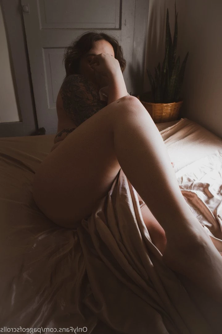 pageofscrolls Onlyfans leaked photo 5501803 on Hotleaks.tv