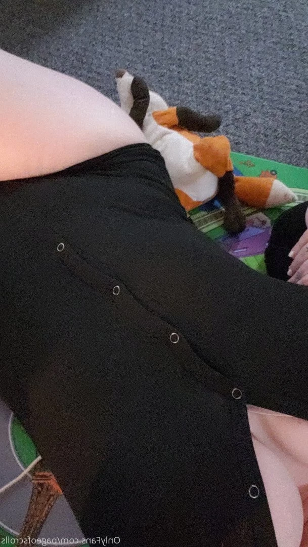 pageofscrolls Onlyfans leaked photo 5503030 on Hotleaks.tv