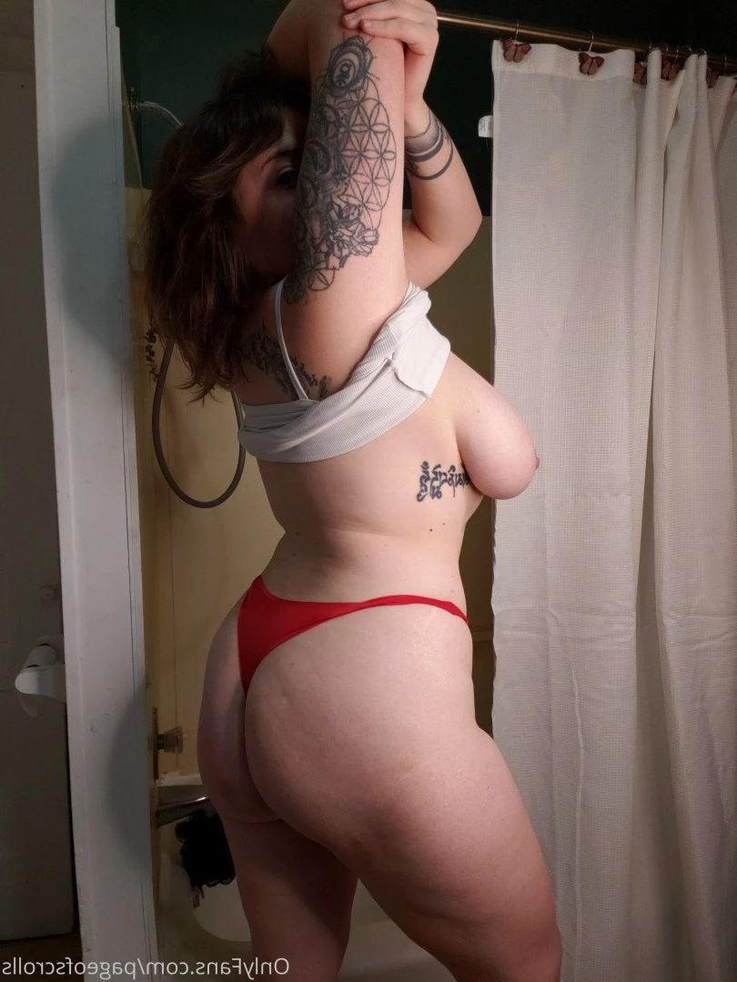pageofscrolls Onlyfans leaked photo 5503151 on Hotleaks.tv
