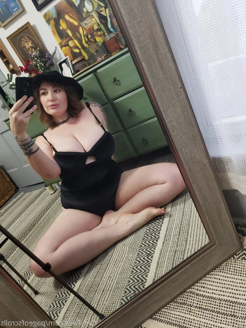 pageofscrolls Onlyfans leaked photo 5503401 on Hotleaks.tv