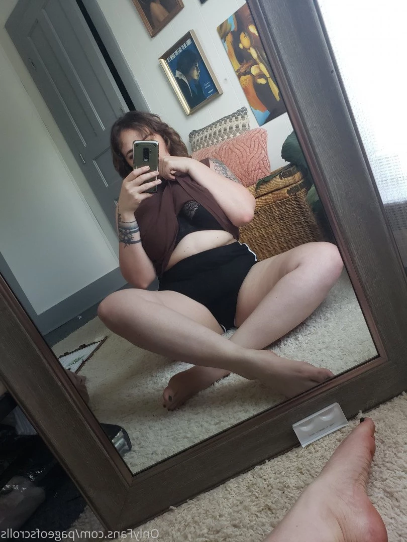 pageofscrolls Onlyfans leaked photo 5505495 on Hotleaks.tv