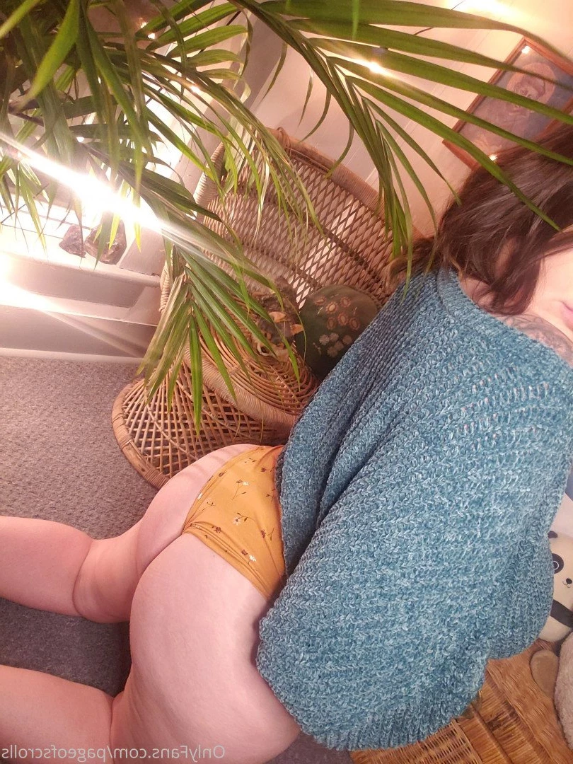pageofscrolls Onlyfans leaked photo 5506430 on Hotleaks.tv