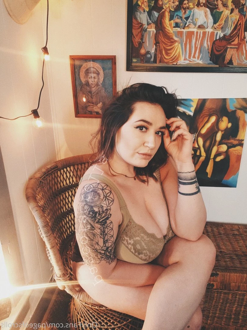 pageofscrolls Onlyfans leaked photo 5511784 on Hotleaks.tv