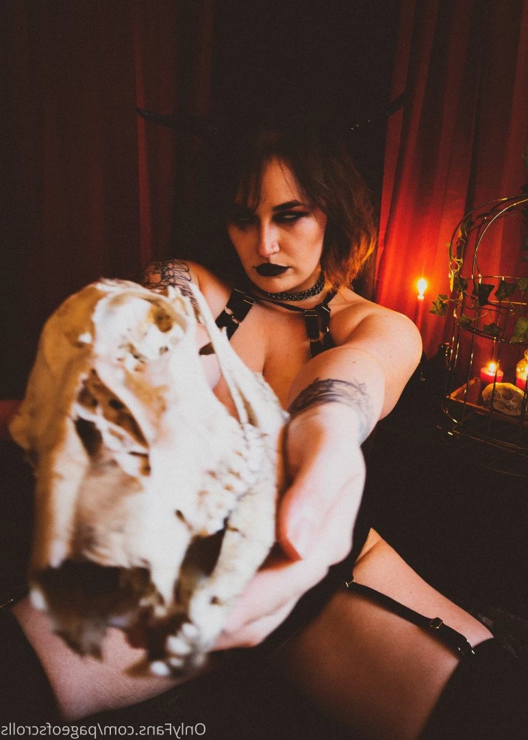 pageofscrolls Onlyfans leaked photo 5512461 on Hotleaks.tv