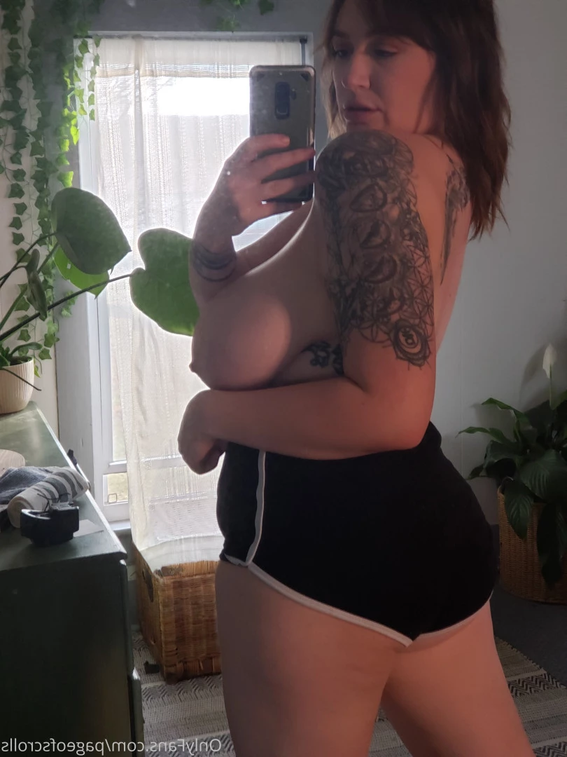pageofscrolls Onlyfans leaked photo 5518504 on Hotleaks.tv