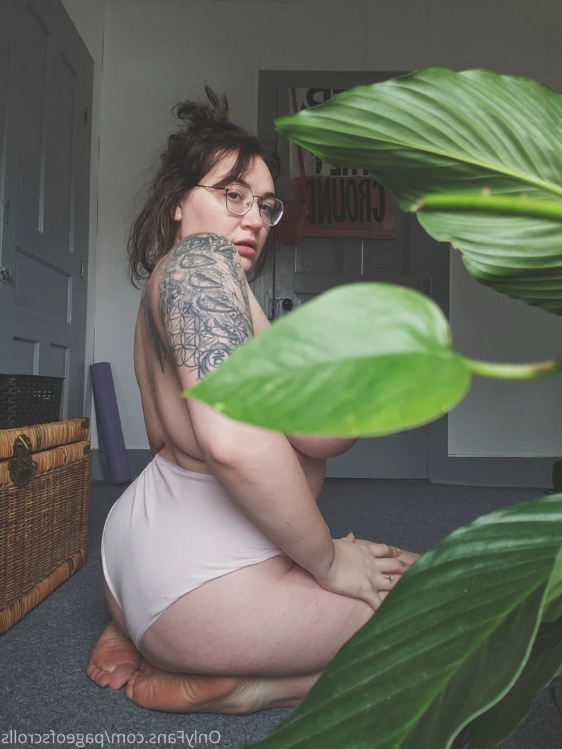 pageofscrolls Onlyfans leaked photo 5518785 on Hotleaks.tv
