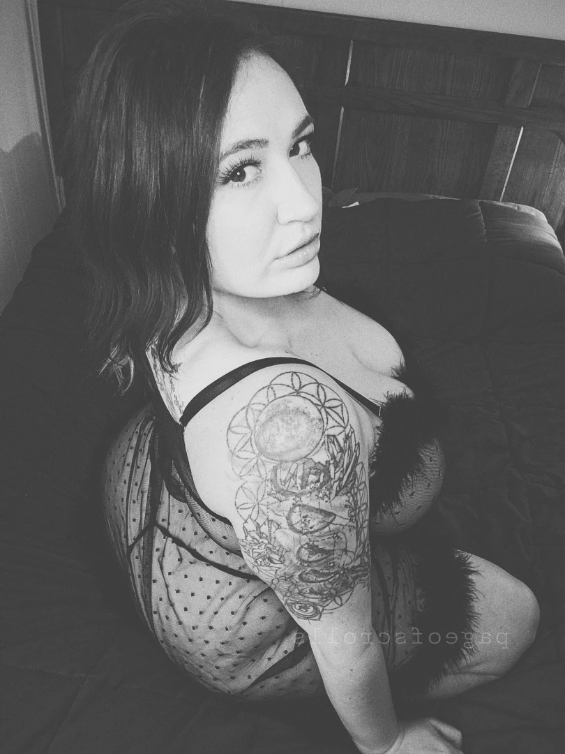 pageofscrolls Onlyfans leaked photo 5518905 on Hotleaks.tv