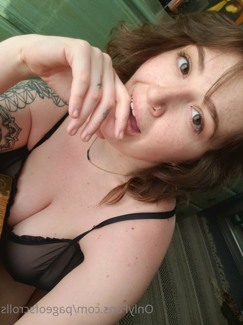 pageofscrolls Onlyfans leaked photo 5519451 on Hotleaks.tv