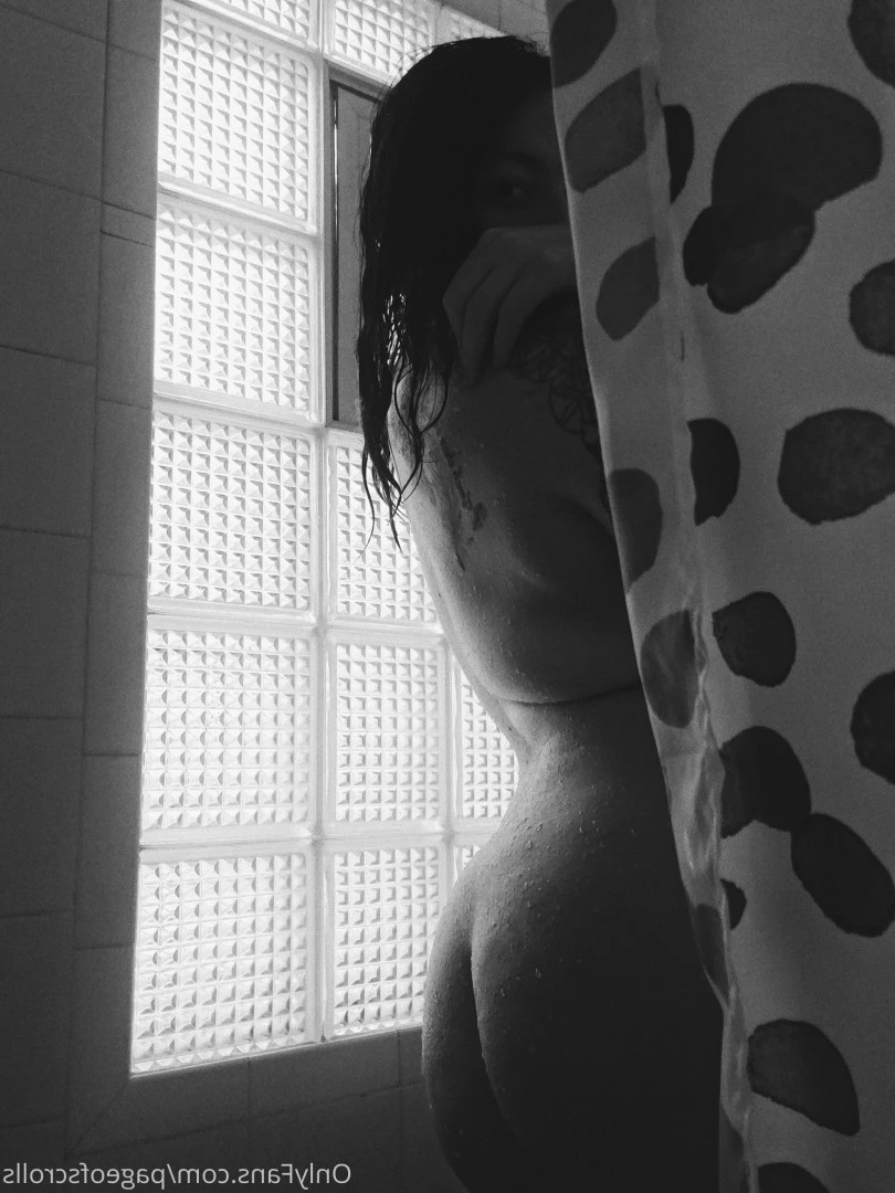 pageofscrolls Onlyfans leaked photo 5519849 on Hotleaks.tv