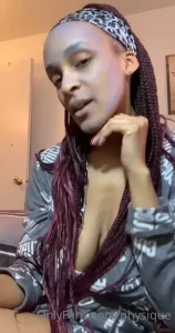 10562717
