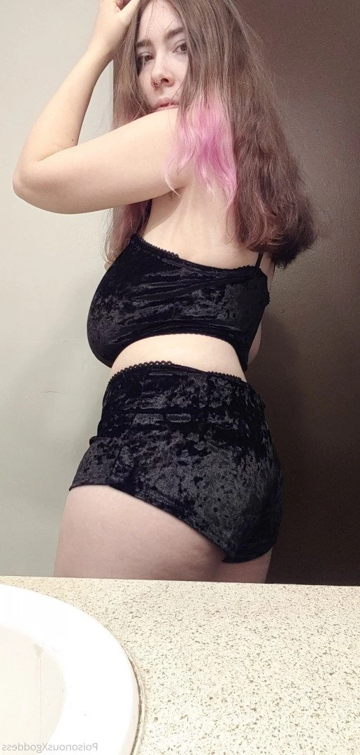 Goddesses Celty [ poisonxgoddess ] Onlyfans leaked photo 5328375 on Hotleaks.tv