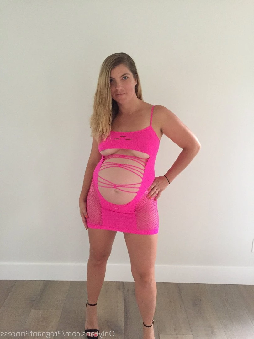 Pregnant Baking [ pregnantbaking ] Onlyfans leaked photo 5036065 on Hotleaks.tv