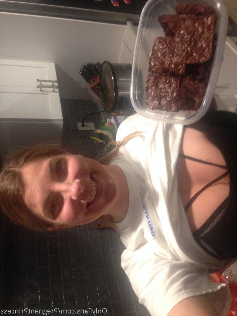 Pregnant Baking [ pregnantbaking ] Onlyfans leaked photo 5036603 on Hotleaks.tv