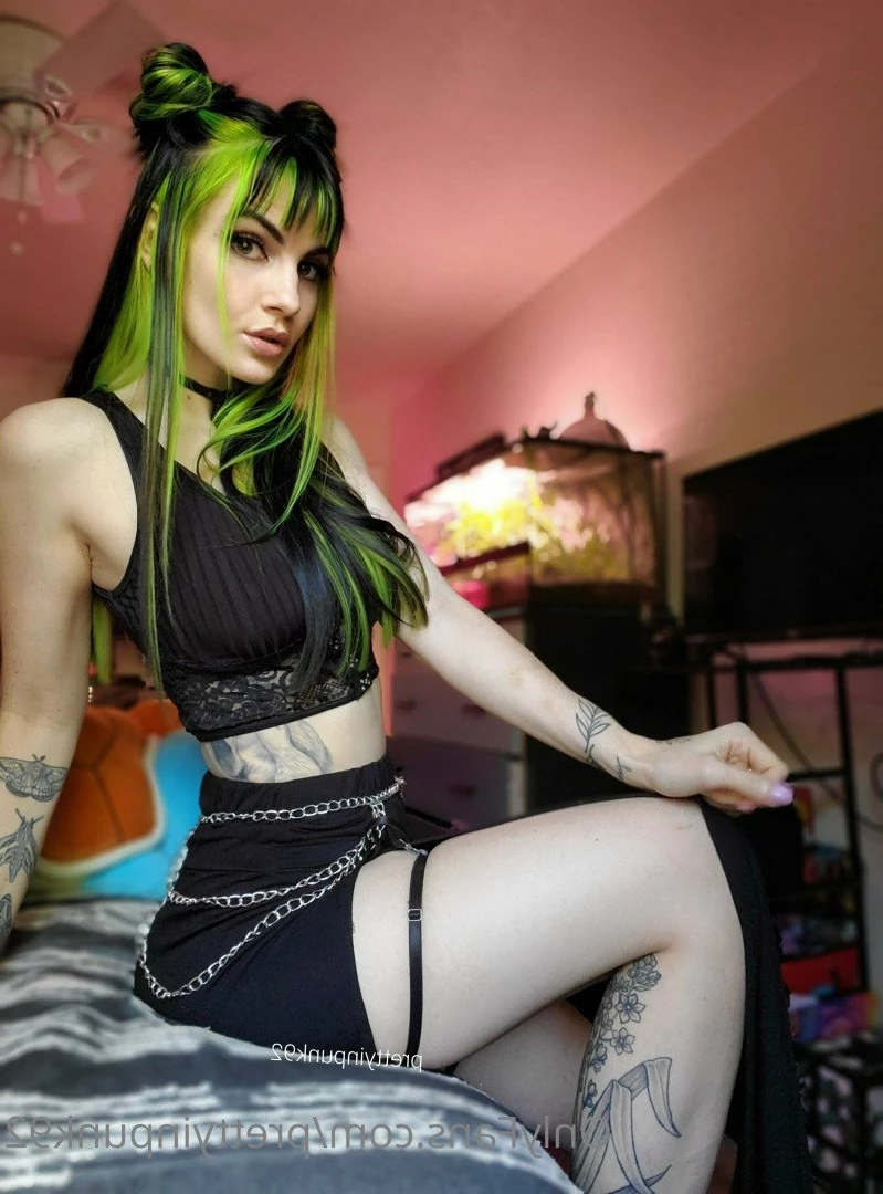 Rachel [ prettyinpunk92 ] Onlyfans leaked photo 5472440 on Hotleaks.tv