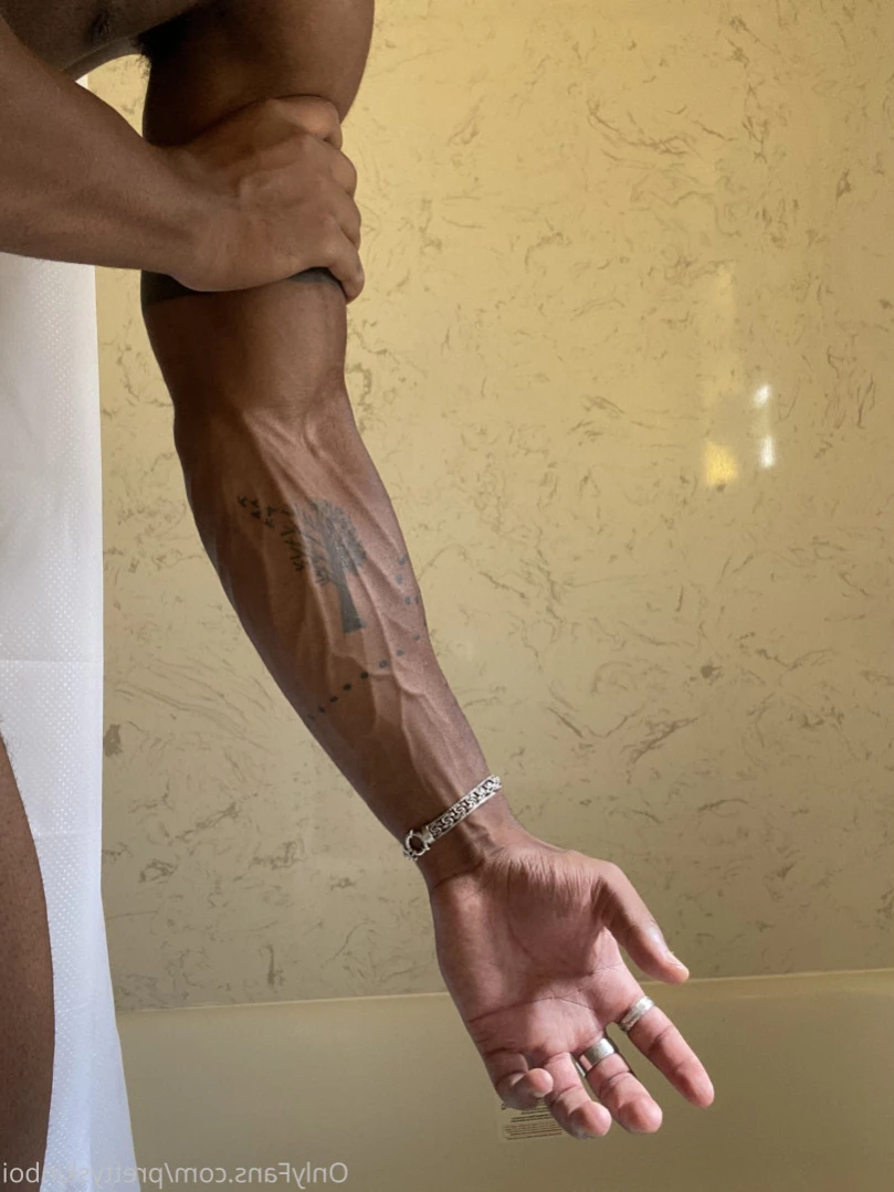 P.S.B [ prettyskinboi ] Onlyfans leaked photo 15984035 on Hotleaks.tv