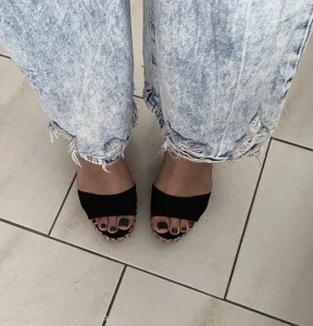 10704710