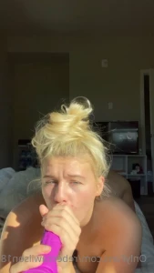10704099