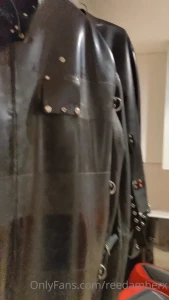 10562137