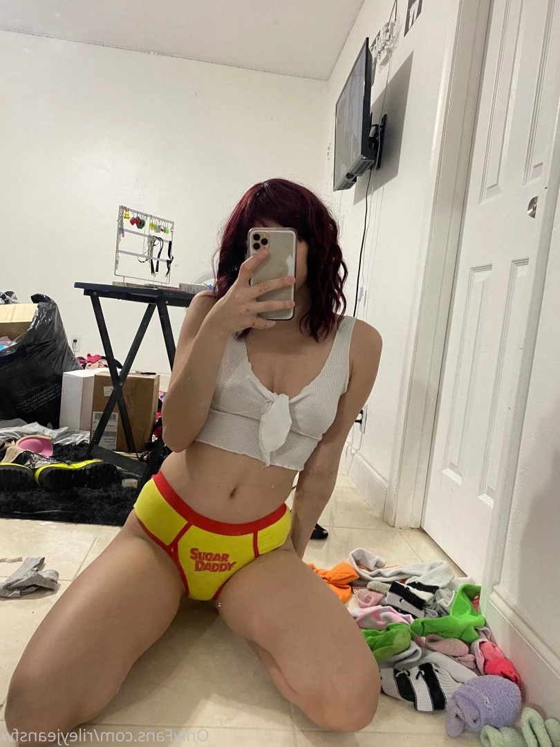 riley jean [ rileyjeansfw ] Onlyfans leaked photo 5038060 on Hotleaks.tv