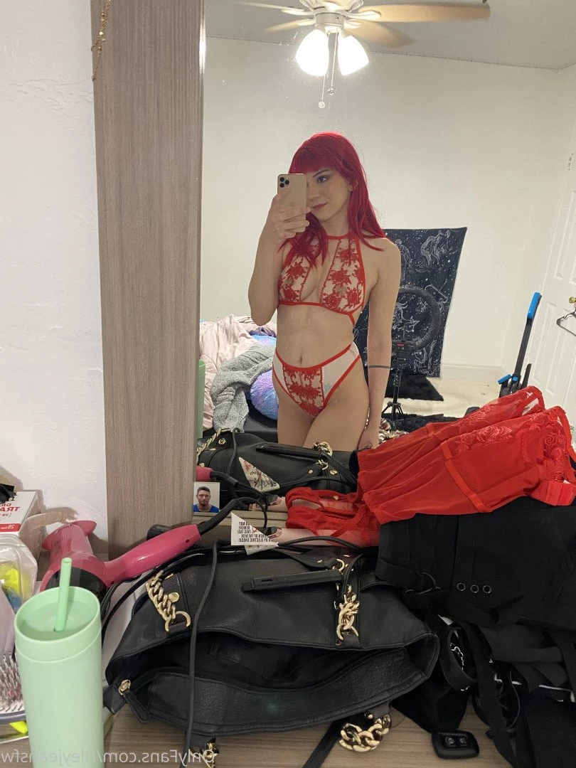 riley jean [ rileyjeansfw ] Onlyfans leaked photo 5038134 on Hotleaks.tv